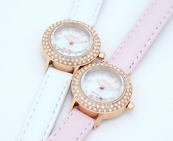 【美品 GRANDEUR ELEGANCE】クロノグラフスワロレディース 腕時計 美品 GRANDEUR ELEGANCE】クロノグラフスワロレディース 腕時計