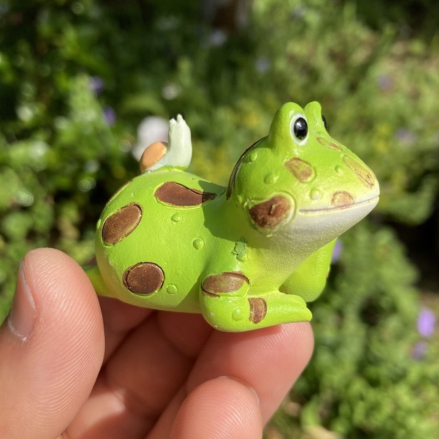 Copeau（コポー）雨音を聞くツノガエル