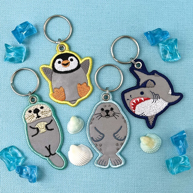 メール便可」海のリフレクター刺繍キーリング