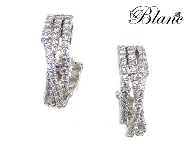 D0.16CT✨k18フラワーダイヤラインピアス k18ダイヤモンドピアス D0.16CT✨k18フラワーダイヤラインピアス k18ダイヤモンドピアス
