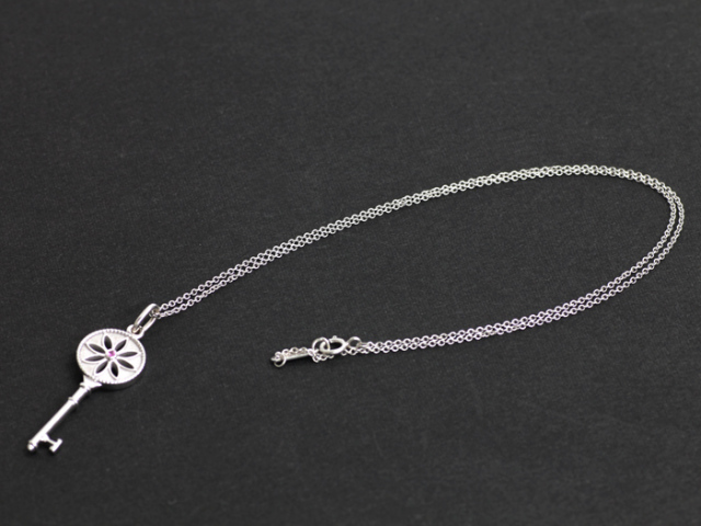 送料、代引手数料無料】◇【中古】 ティファニー ◇ デイジー キー