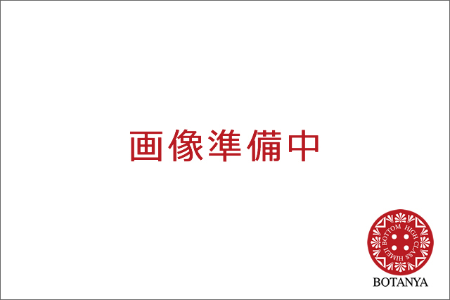 ハンパなレースやチロリアンテープを袋詰め！