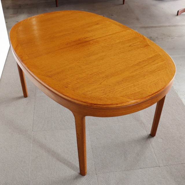 【comingsoon!】 OVAL TEAK DINING TABLE ItemCode-WOLD5