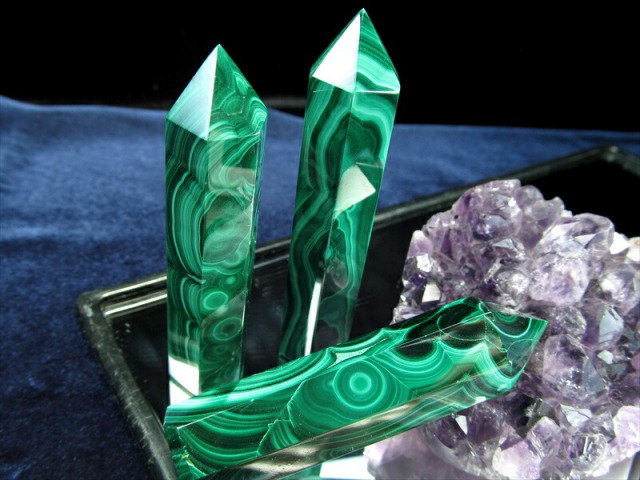 希少 マラカイト ポイント 重さ約50g-60g前後 1個売り 自然が生み出す芸術品 魔除け・肉体と精神を癒す石 孔雀石 コンゴ産 hos パワーストーン 天然石