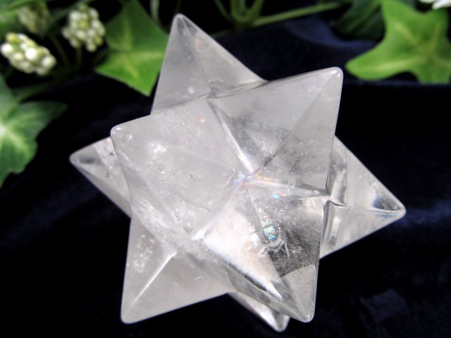 超希少レムリアンシード贅沢使用 虹入り 水晶 アステロイド 小星型12面体 置物 最大幅約61mm 重さ約109g 五芒星と六芒星と正十二面体を兼ね備える