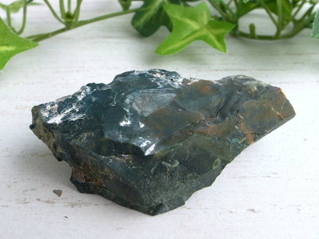 高品質 濃い緑 出雲石 碧玉 原石 深緑タイプ 73g 幅77mm 大地のパワーを感じる石 ジャスパー 碧玉 島根県 松江市 玉湯町 玉造 花仙山 産