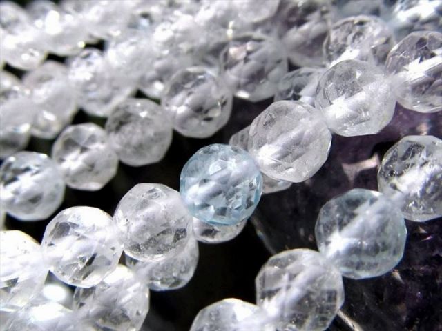 激安宣言 小サイズビーズ 約3mm前後 ナチュラルトパーズ キラキラ多面カット 一連 約37-39cm ほんのり淡い色合い 11月の誕生石 ネックレス・ピアスなどにも