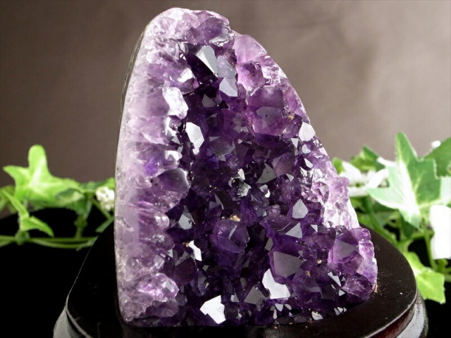 濃い紫 5A アメジスト クラスター スタンドタイプ 高さ100mm 重さ385g 愛の守護石 紫水晶 1点物 ウルグアイ産 パワーストーン 天然石