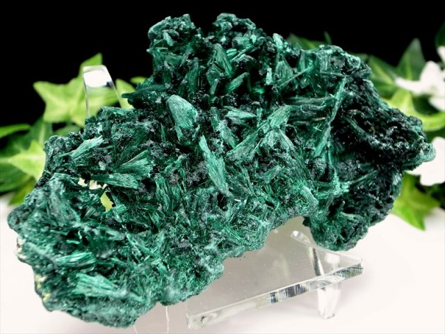 5A ベルベット マラカイト 原石 イス型台座付 最大幅101mm 重さ206g ベルベットの様な煌めき 1点物 磨き無しの天然原石 孔雀石 コンゴ産 パワーストーン