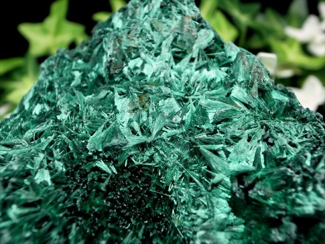 5A ベルベット マラカイト 原石 イス型台座付 最大幅99mm 重さ333g ベルベットの様な煌めき 1点物 磨き無しの天然原石 孔雀石 コンゴ産 パワーストーン 天然石