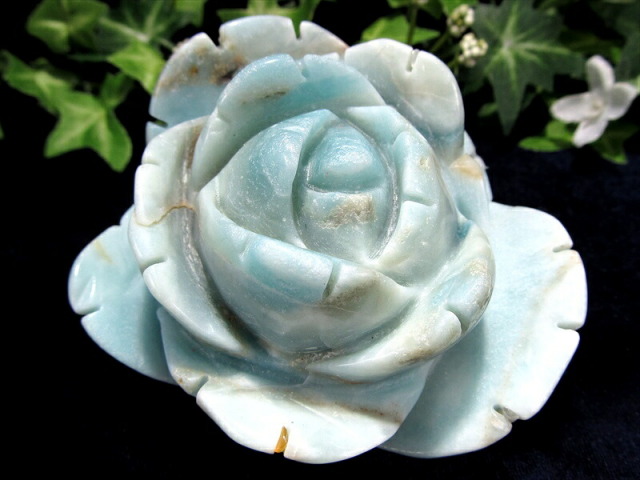 幸運を招く 蒼緑の薔薇 アマゾナイト 薔薇彫刻置物 高さ 48mm 横幅 81mm アマゾナイトがもたらす 言葉と心の調和 可愛らしい 一刀一石彫り 極上一点物