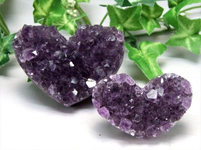 4A アメジスト ハート型クラスター 重さ180g-200g 美結晶 愛の守護石 浄化やインテリアに 紫水晶 天然石 ウルグアイ産 パワーストーン 天然石