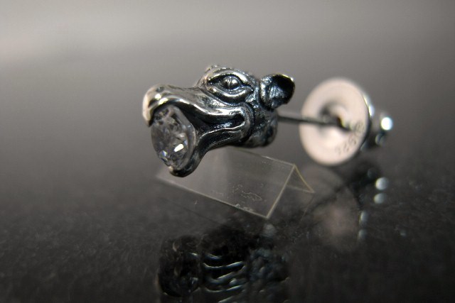 竜頭　ピアス