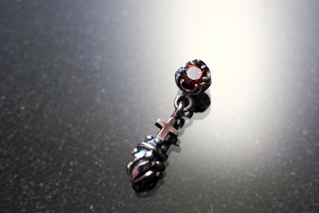 ハートクロス　石　ピアス
