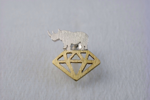 さい右向ピアス