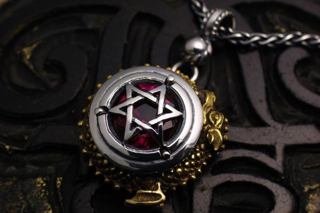 ウロボロスbrassペンダント