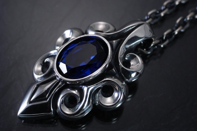 ブルースピネル　カット　ペンダント