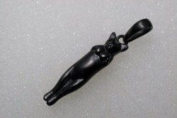 シルバー　ネコ　ペンダント　ブラック　コーティング