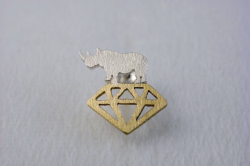 さい右向ピアス