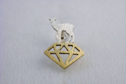 しか右向ピアス