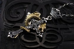 フラメルの十字架にかけられた金の蛇