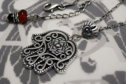 ファティマの手ペンダント