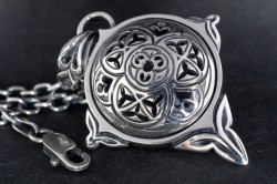 フルリ　ペンダント