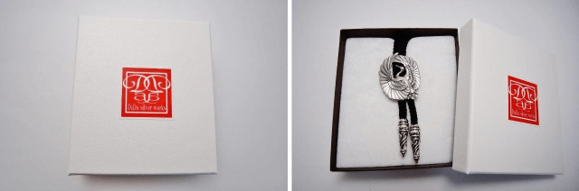 鶴のループタイ