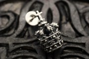 王冠　ピアス