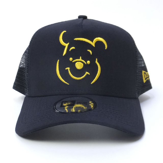 NEW ERA ニューエラ メッシュキャップ コラボ 9FORTY A-Frame トラッカー ディズニー くまのプーさん フェイス ネイビー×イエロー (11589249)