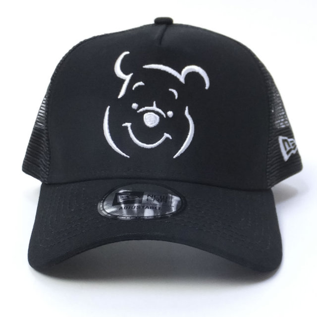 NEW ERA ニューエラ メッシュキャップ コラボ 9FORTY A-Frame トラッカー ディズニー くまのプーさん フェイス ブラック×ホワイト (11589250)