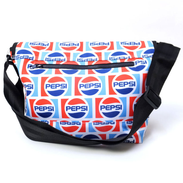 NEW ERA ニューエラ ショルダーバッグ コラボ PEPSI ペプシ オールオーバープリント (11557907)