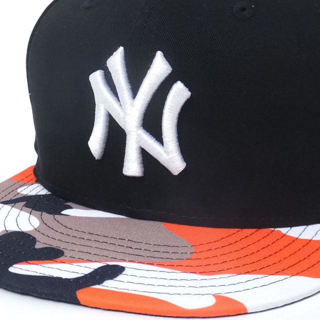 NEW ERA ニューエラ フラットバイザーキャップ 9FIFTY カラーカモ ニューヨーク・ヤンキース ブラック×スノーホワイト レッドカモバイザー (11557257)