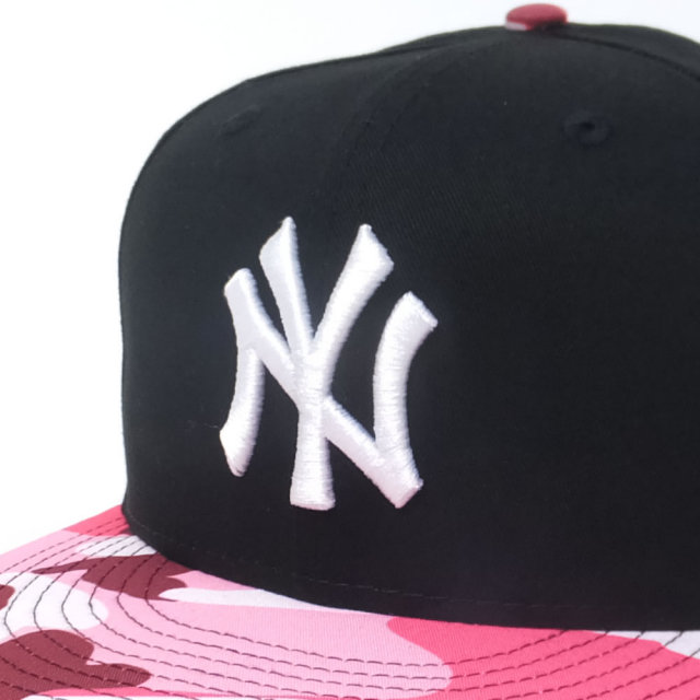 NEW ERA ニューエラ フラットバイザーキャップ 9FIFTY カラーカモ ニューヨーク・ヤンキース ブラック×スノーホワイト ピンクカモバイザー (11557259)