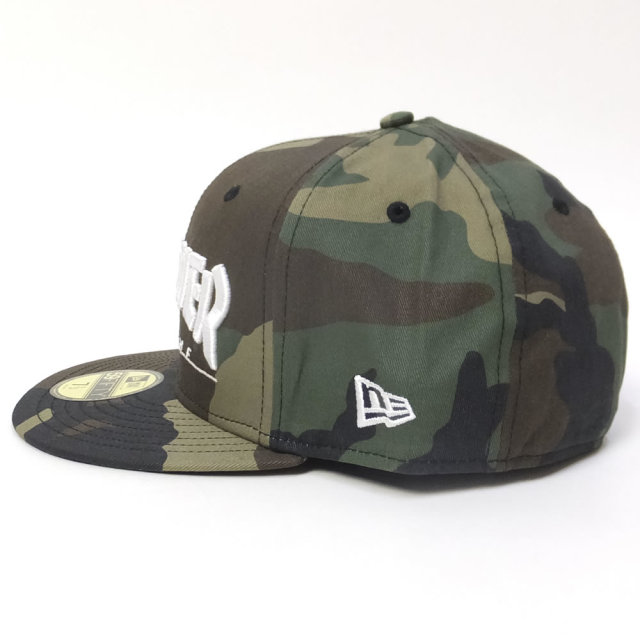 NEW ERA ニューエラ フラットバイザーキャップ コラボ 59FIFTY スラッシャーマガジン ロゴ ウッドランドカモ×ホワイト (11775387)