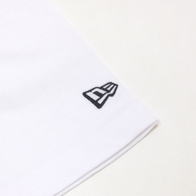 NEW ERA ニューエラ 半袖コットンTシャツ ズームアップフラッグロゴ ホワイト×ブラック 11783018