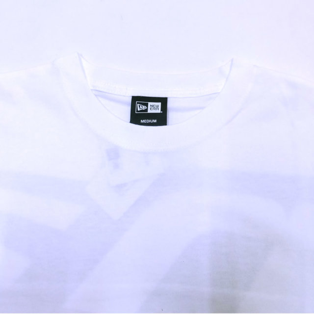 NEW ERA ニューエラ 半袖コットンTシャツ ズームアップフラッグロゴ ホワイト×ブラック 11783018