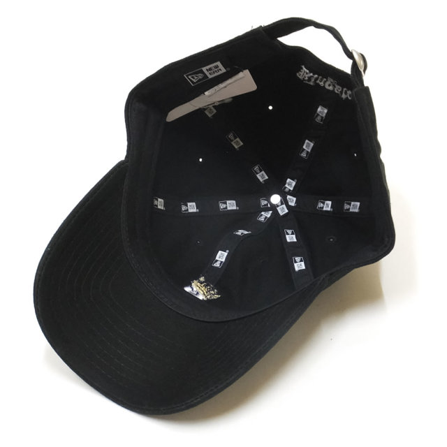 NEW ERA ニューエラ カーブバイザーキャップ 9THIRTY クロスストラップ Rクラウン ブラック×ホワイト/ゴールド (11785624)