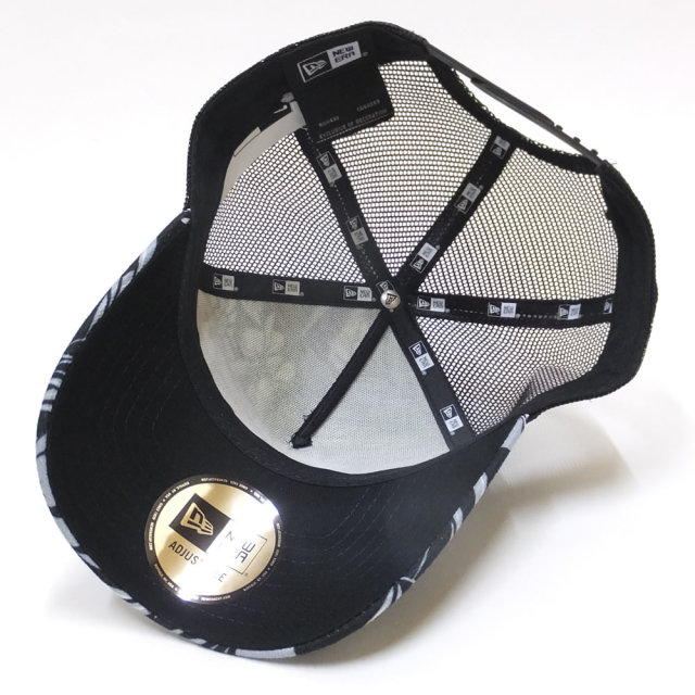 NEW ERA ニューエラ カーブバイザーキャップ 9FORTY Aフレーム トラッカー フローラル グレースケール NYC (11785640)