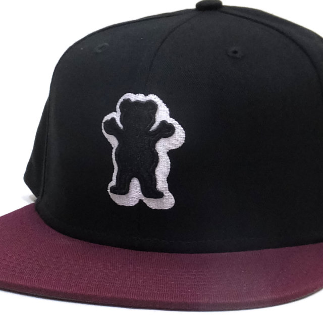 Grizzly Griptape フラットバイザーキャップ DIMENSIONAL OG BEAR SNAPBACK GMC1804A02