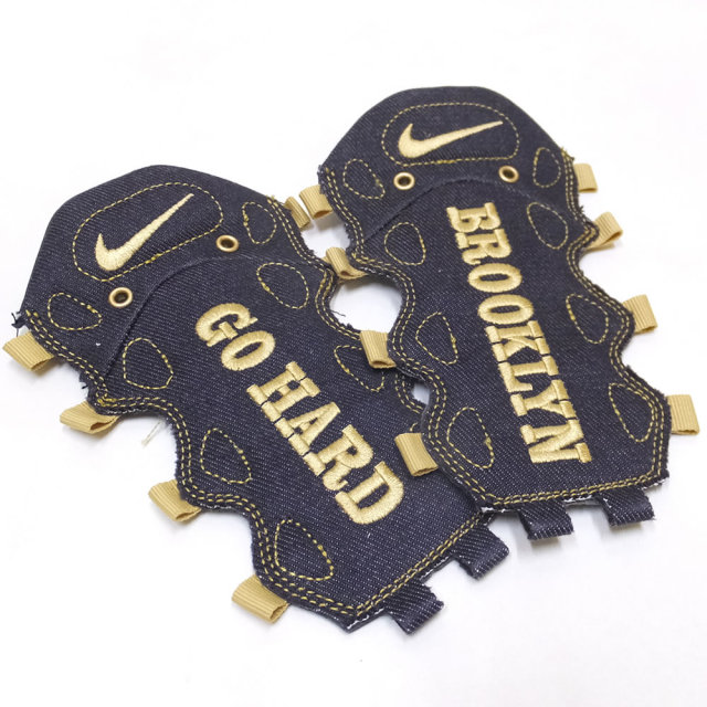 NIKE ナイキ スニーカー AIR MORE MONEY OIL-GREY/METALLIC-GOLD AR5401-001