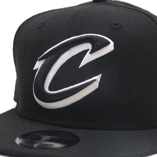 NEW ERA ニューエラ フラットバイザーキャップ 9FIFTY クリーブランド・キャバリアーズ ブラック×ホワイト 11876727