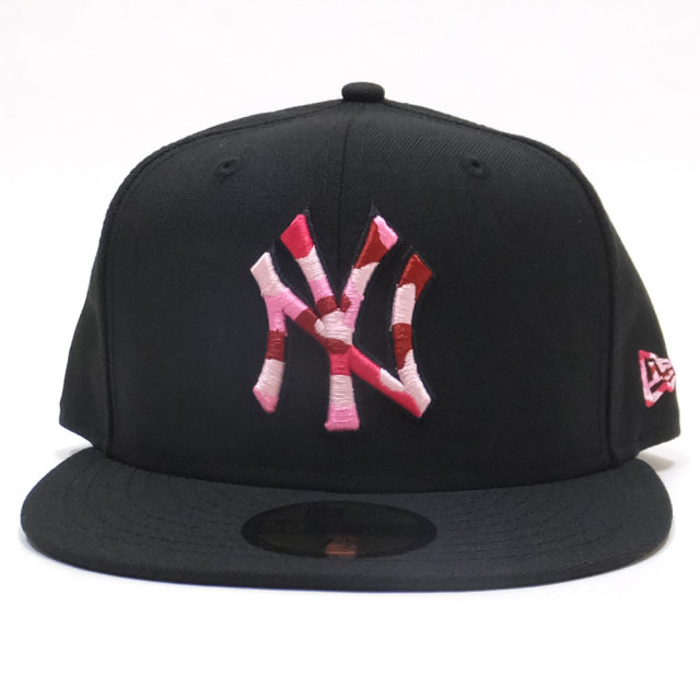 NEW ERA ニューエラ フラットバイザーキャップ 59FIFTY ニューヨーク・ヤンキース ブラック×ピンクカモフラロゴ 11876746