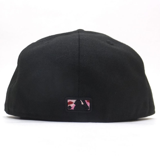 NEW ERA ニューエラ フラットバイザーキャップ 59FIFTY ニューヨーク・ヤンキース ブラック×ピンクカモフラロゴ 11876746