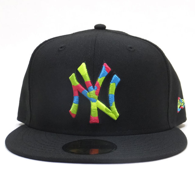 NEW ERA ニューエラ フラットバイザーキャップ 59FIFTY ニューヨーク・ヤンキース ブラック×ネオンカラーカモフラロゴ 11876748