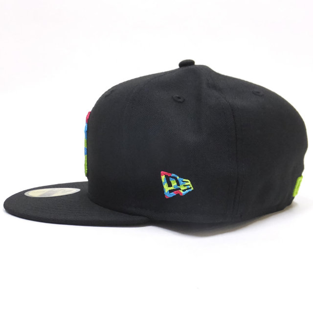 NEW ERA ニューエラ フラットバイザーキャップ 59FIFTY ニューヨーク・ヤンキース ブラック×ネオンカラーカモフラロゴ 11876748