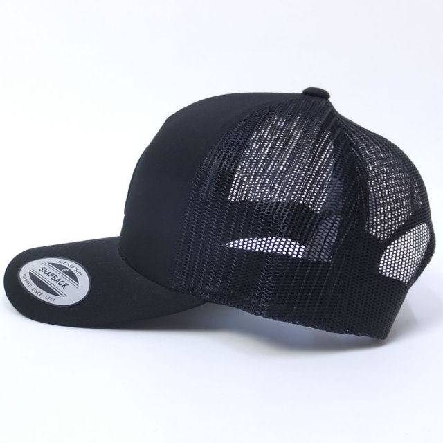 NIXON ニクソン メッシュキャップ ICONED TRUCKER HAT BLACK/BLACK (C1862004)