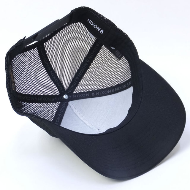NIXON ニクソン メッシュキャップ ICONED TRUCKER HAT BLACK/BLACK (C1862004)