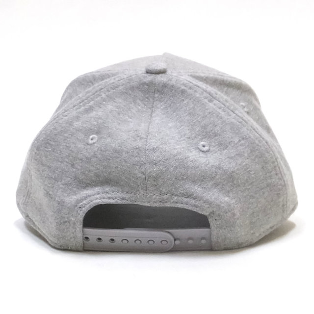NEW ERA ニューエラ カーブバイザーキャップ 9FORTY A-Frame PEANUTS モノトーンイラスト グレースウェット × グリーンプリント 11914514
