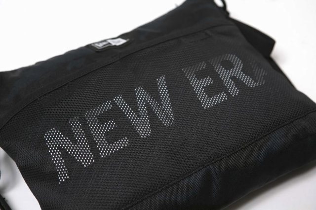 NEW ERA ニューエラ サコッシュ プリントロゴ タイガーストライプカモネイビー × ホワイト 11901490